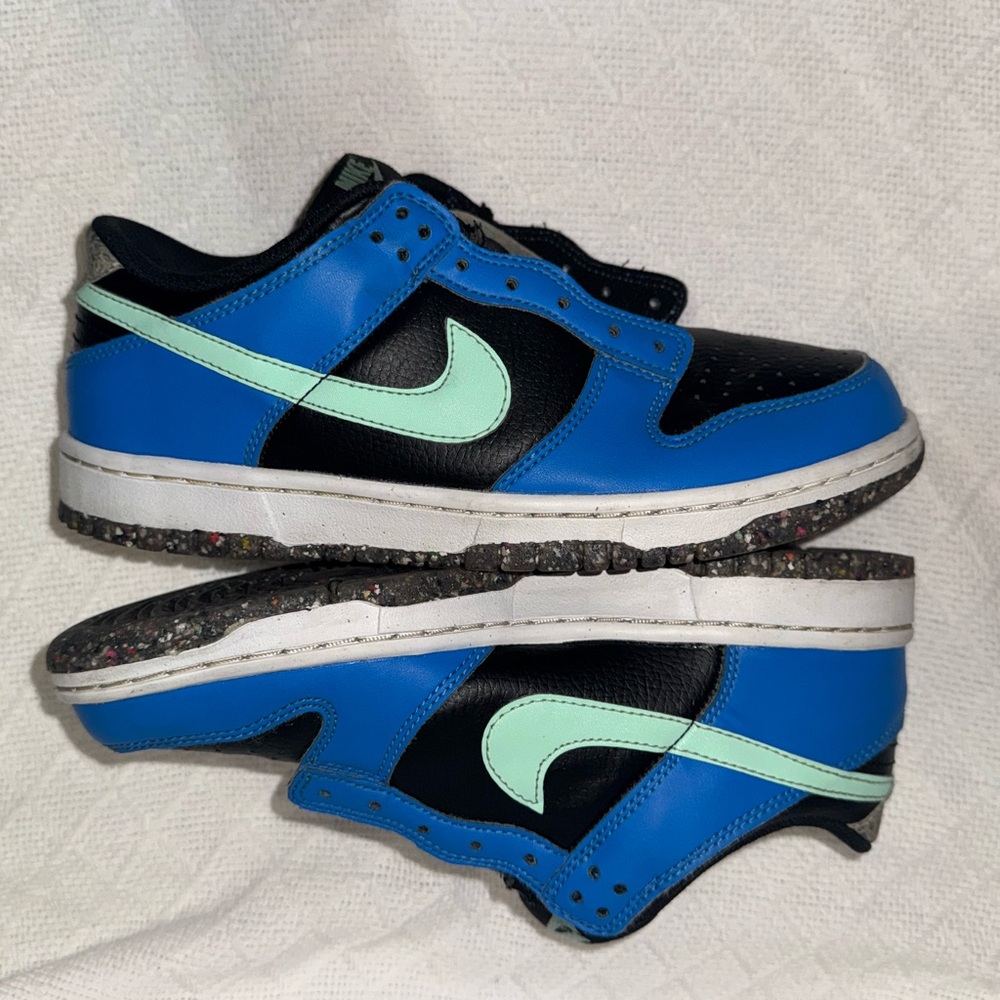 Nike Dunk Low SE ‘Black Light Photo Blue Mint Foam’ Size 6Y or Women’s 7.5